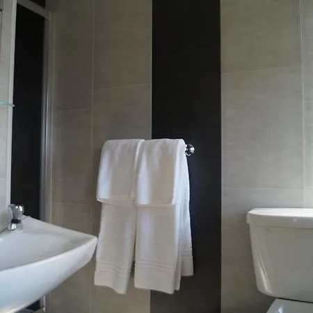 Bed & Breakfast Ardrinane House 3*
