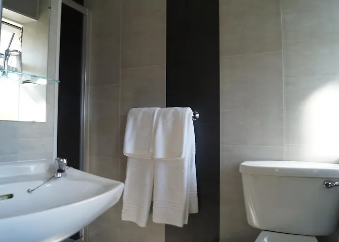 Bed & Breakfast Ardrinane House 3*